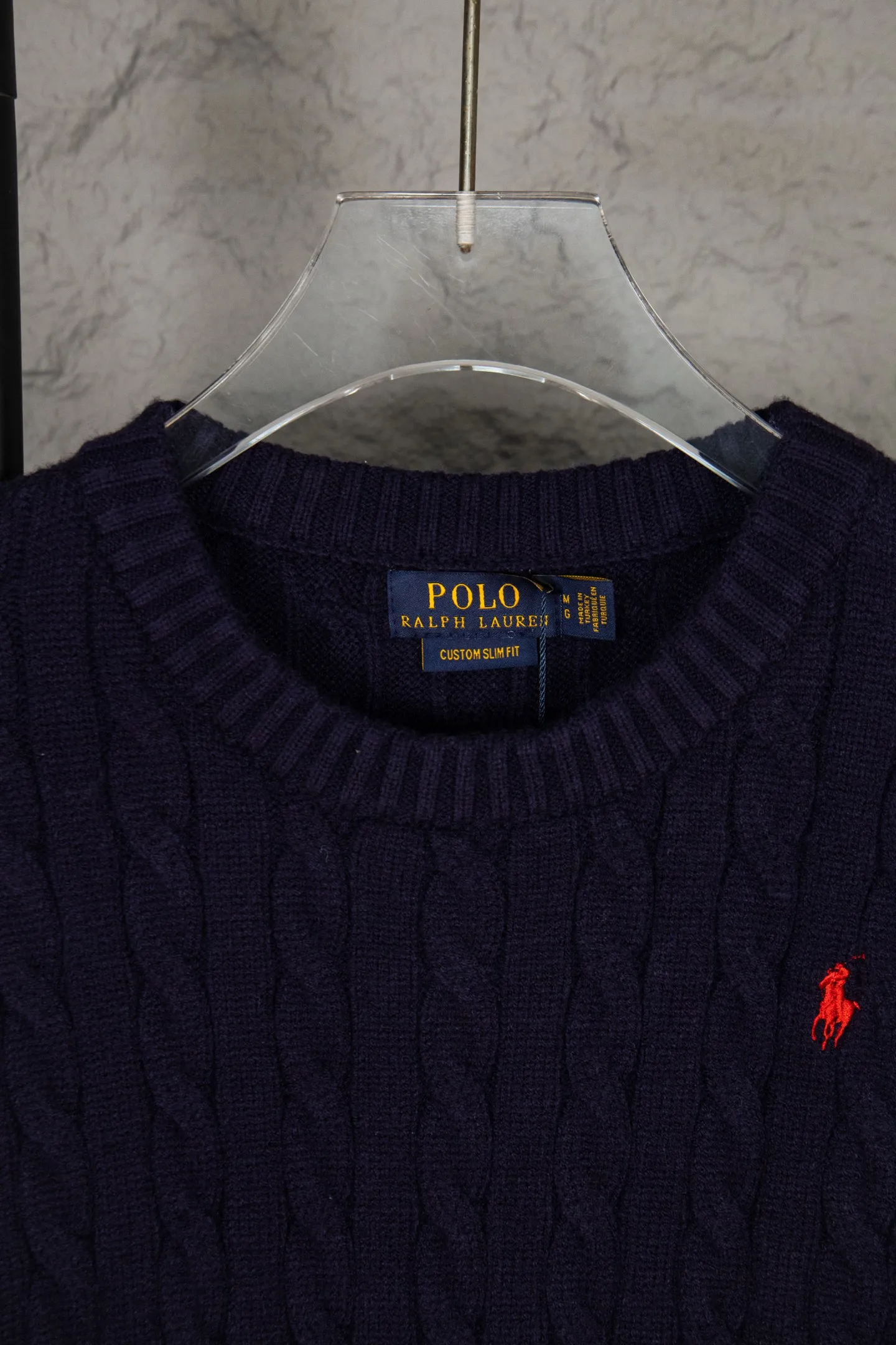 P220 ralph lauren #ootddailywear #Autumn and winter sweater #knitwear outfit #ralph lauren sweater #can be worn by both men and women. Finally, after the Ralph men’s twist crew neck sweater is available, it is finally here. The hottest sweater is a limited edition every year. There will not be many styles in the store! Ralph Lauren men's crew neck sweater. The shape is really nice. It can be worn alone or as a jacket. It can be worn on the inside or worn with a shirt. 100% pure cotton #Practical wear. Color: white, navy blue, khaki, gray, size S to XL